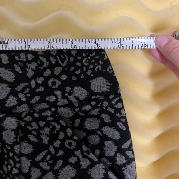 Stretchy Comfy Pencil Skirt - Picture 6 of 7